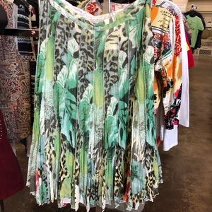 Stylish Alberto Makali pleated skirt